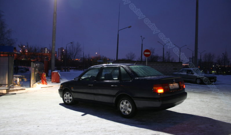 Volkswagen Passat B4 1994 полный