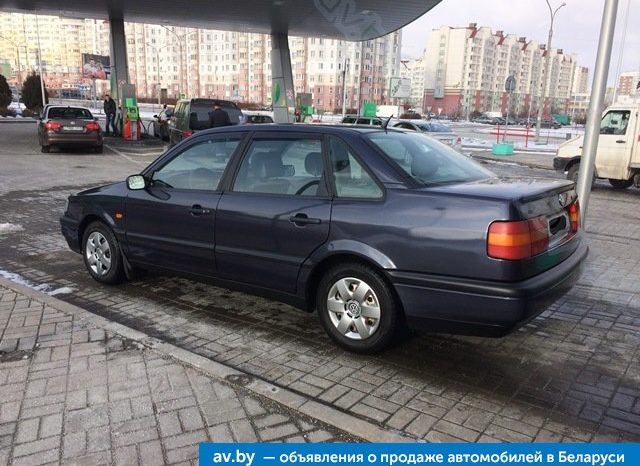 Volkswagen Passat B4 1994 полный