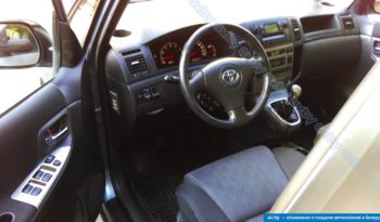 Toyota Corolla Verso 2003 полный