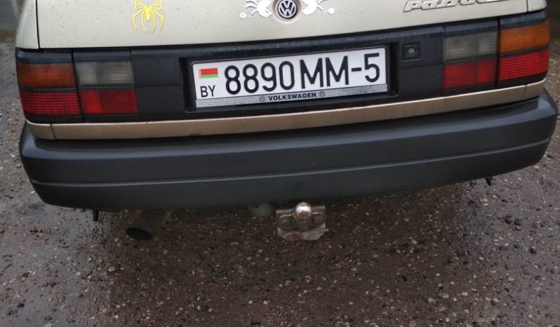 Volkswagen Passat B3 1989 полный