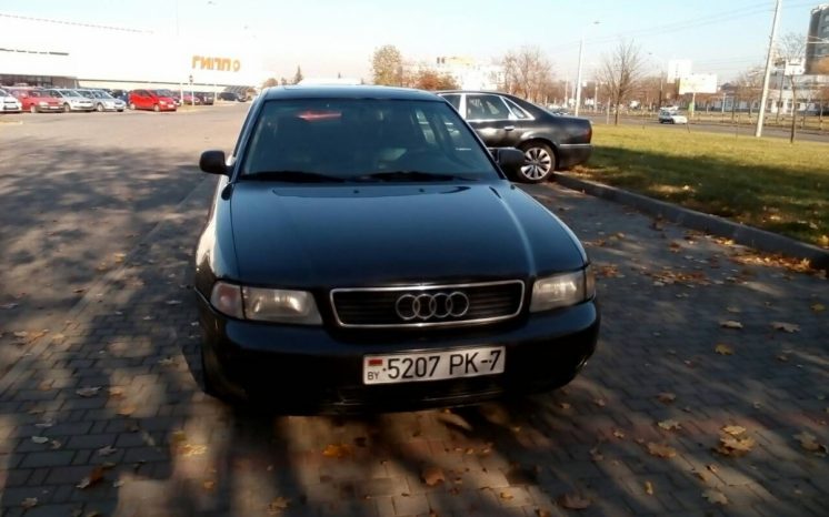 Audi A4 1995 полный