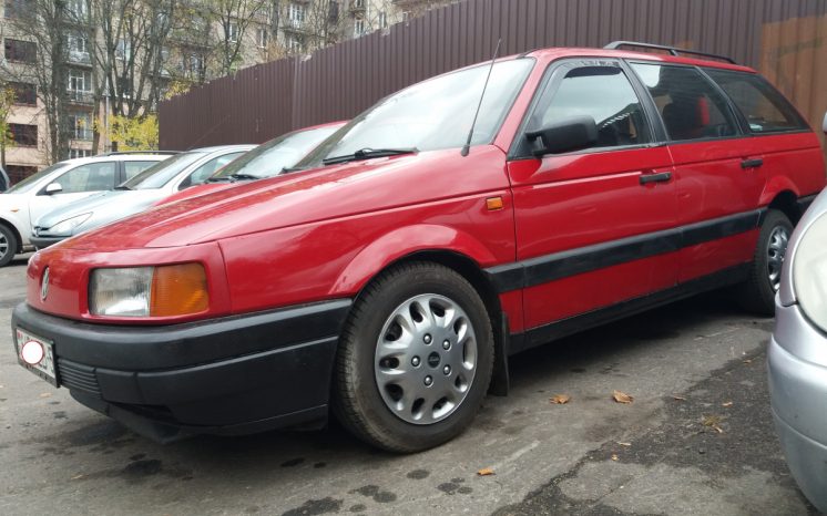 Volkswagen Passat B3 1992 полный