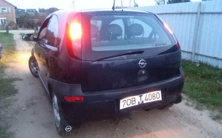 Opel Corsa 2001 полный