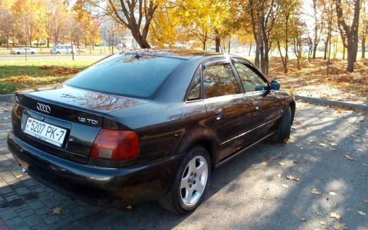 Audi A4 1995 полный