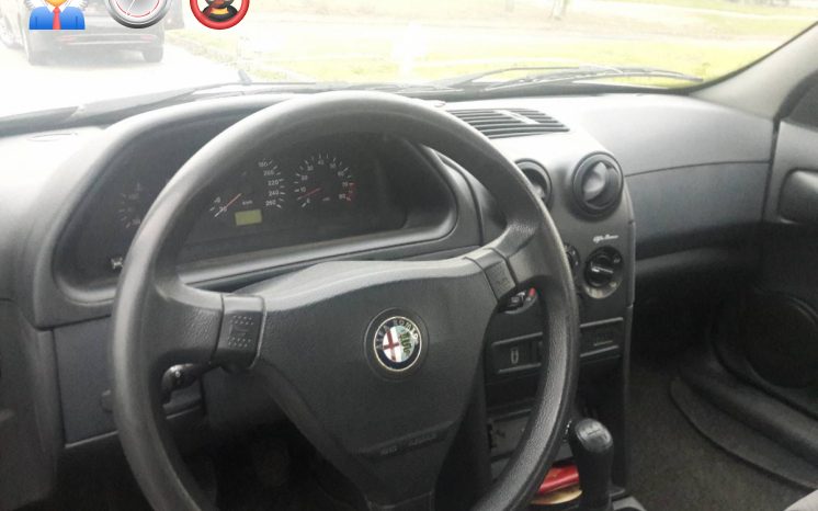 Alfa Romeo 146 1998 полный