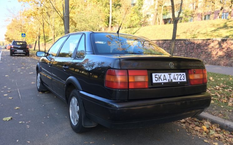 Volkswagen Passat B4 1994 полный