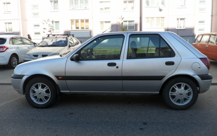 Ford Fiesta 2000 полный