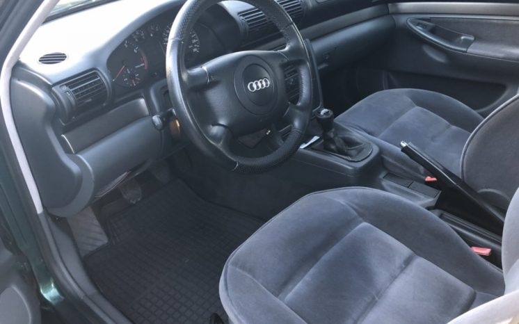 Audi A4 1997 полный