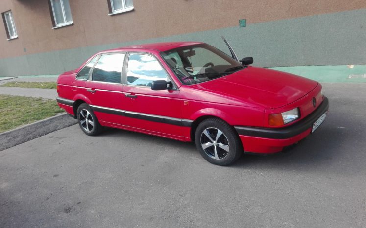 Volkswagen Passat B3 1992 полный