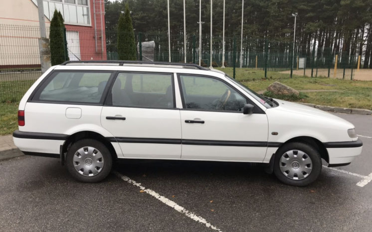 Volkswagen Passat B4 1994 полный