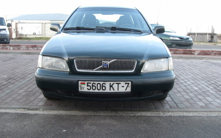 Volvo V40 1999 полный