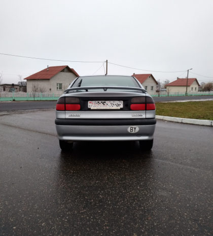 Renault Laguna 1995 полный